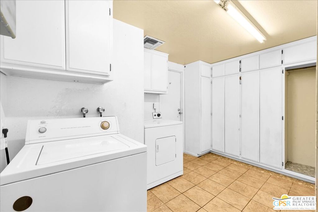 401 E Glen S Circle Property Photo 13