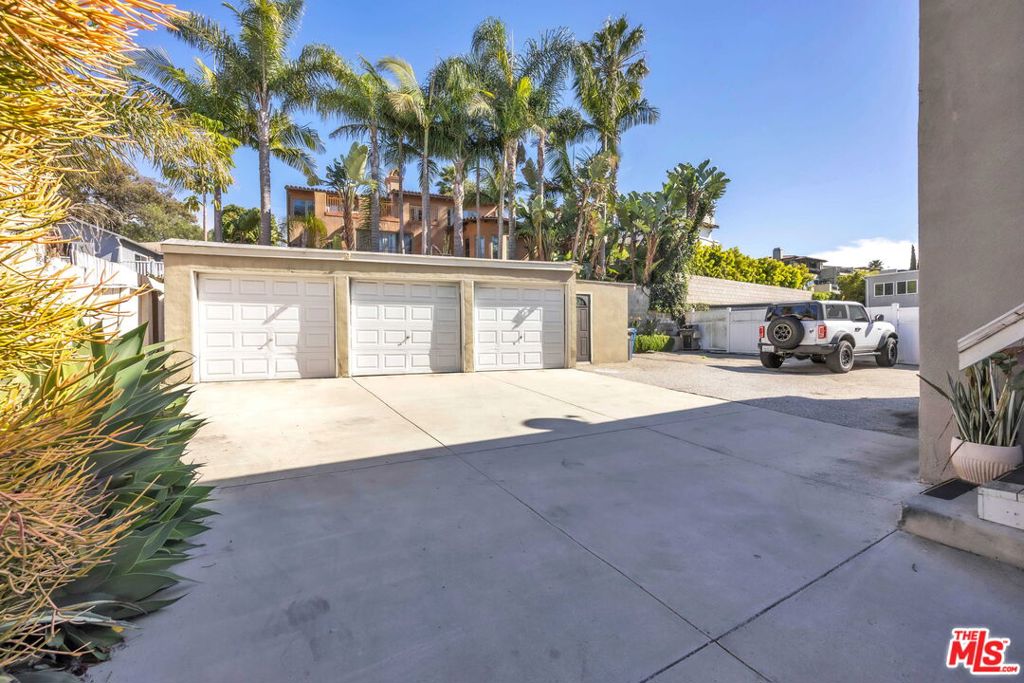 622 S Pacific Coast Highway Property Photo 8
