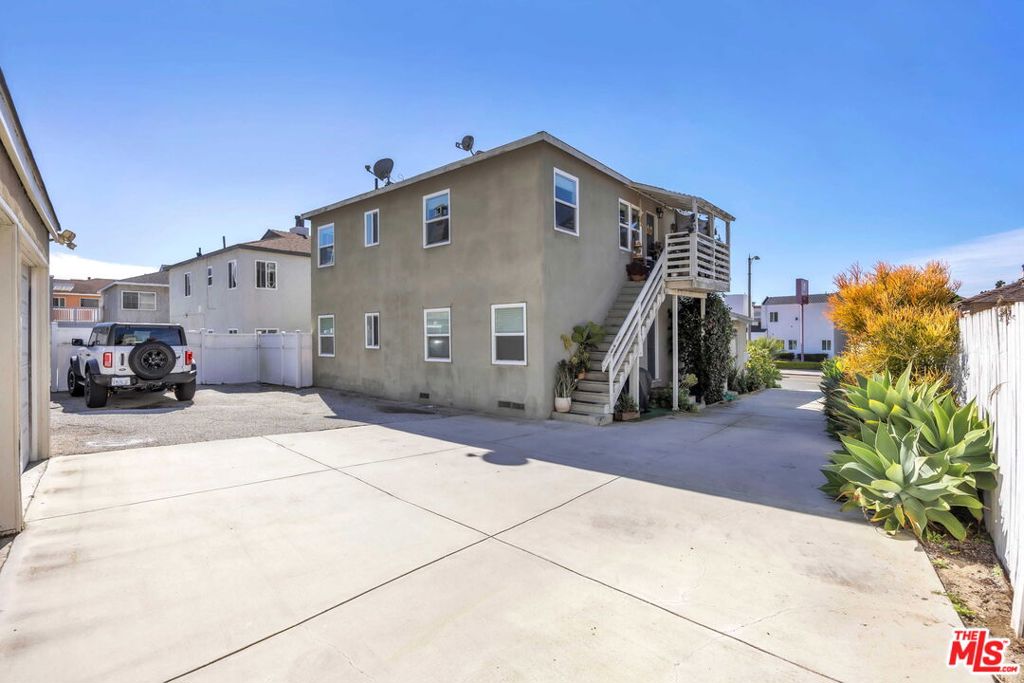 622 S Pacific Coast Highway Property Photo 9