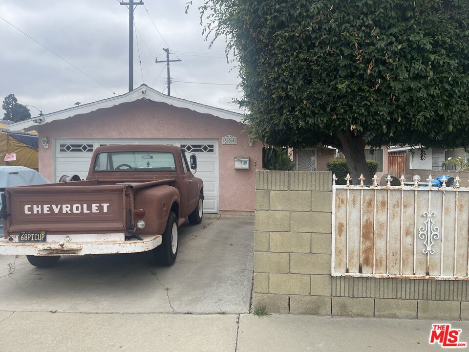 606 W Galavan Street Property Photo