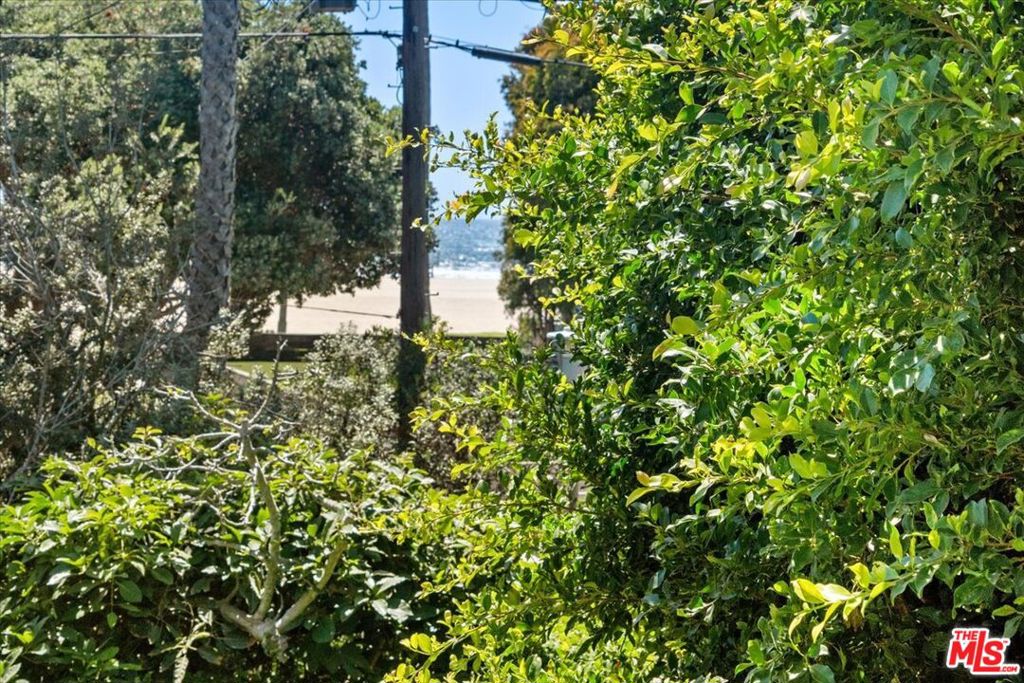 22 28th Place Property Photo 32