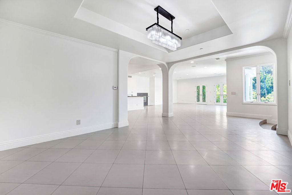4156 Sunswept Drive Property Photo 4