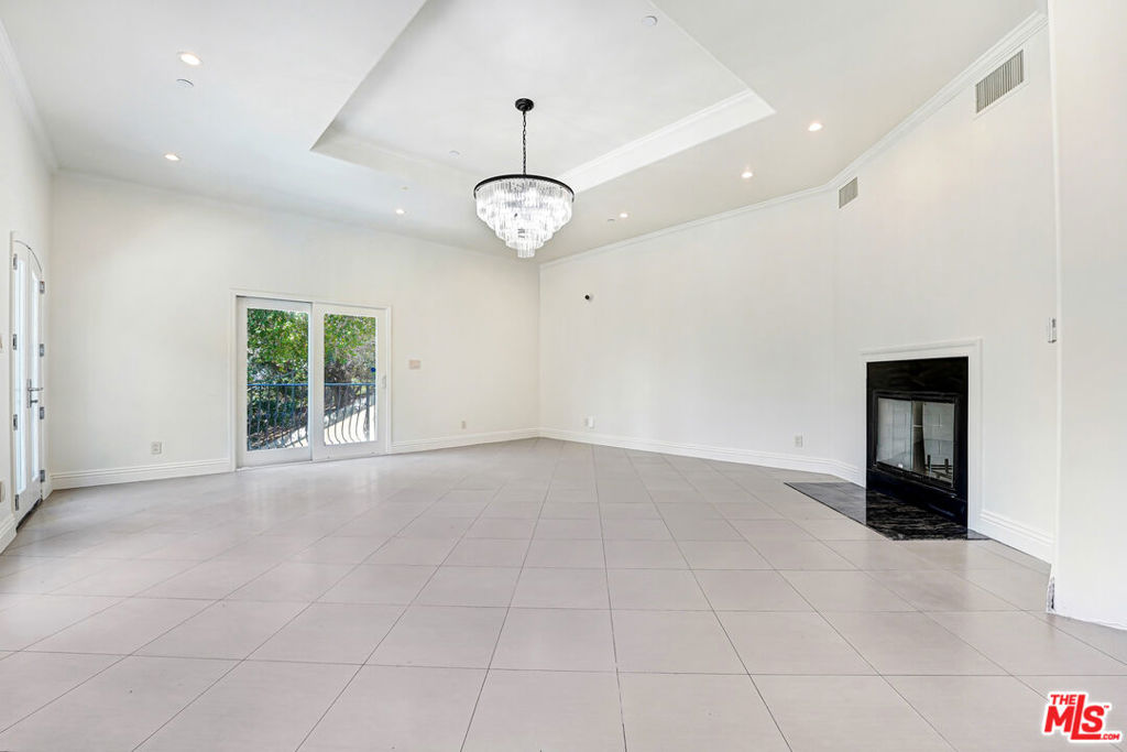 4156 Sunswept Drive Property Photo 11