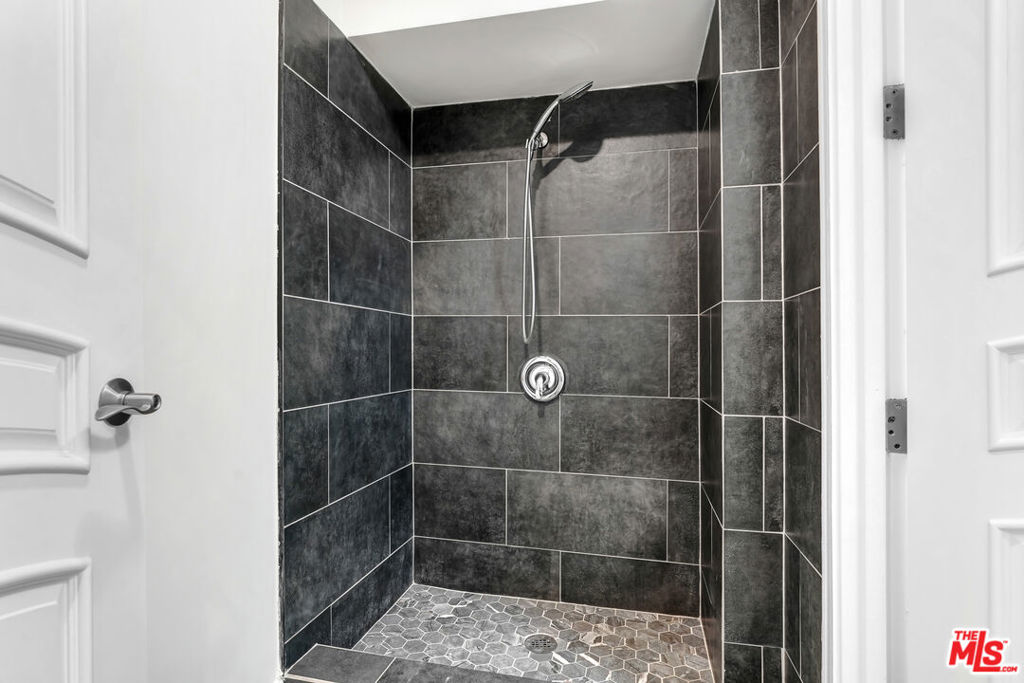 4156 Sunswept Drive Property Photo 13