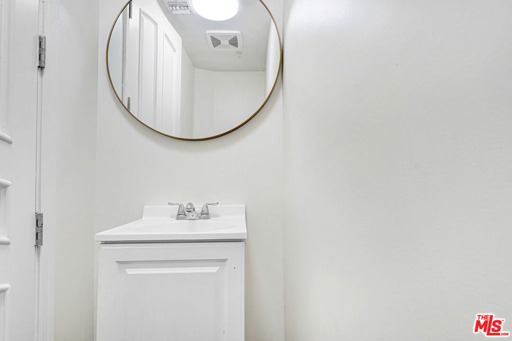 4156 Sunswept Drive Property Photo 14