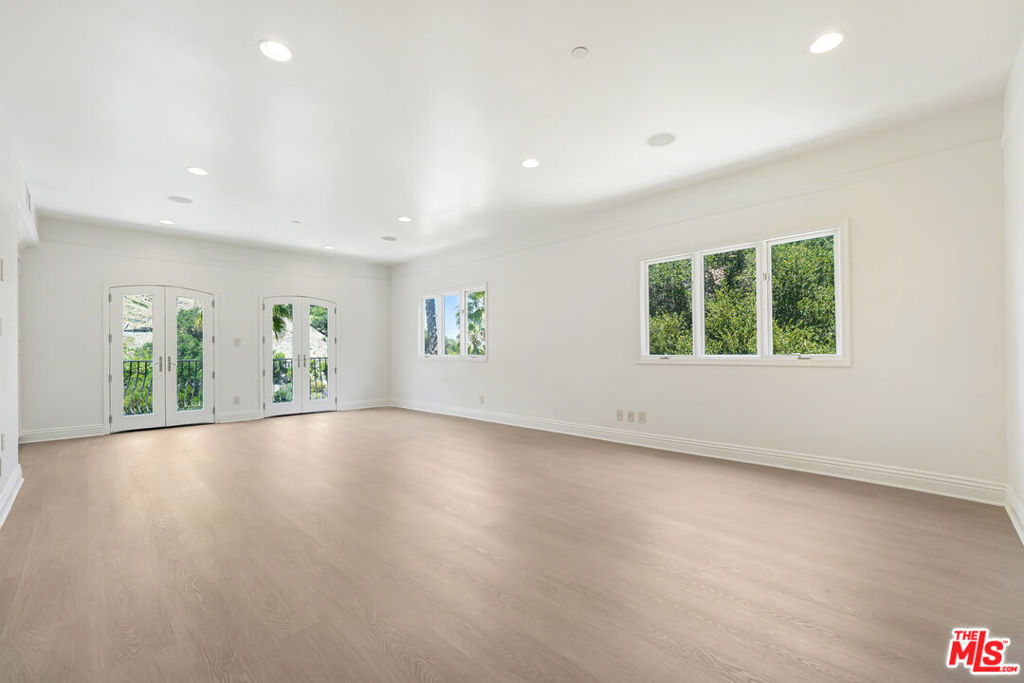 4156 Sunswept Drive Property Photo 27