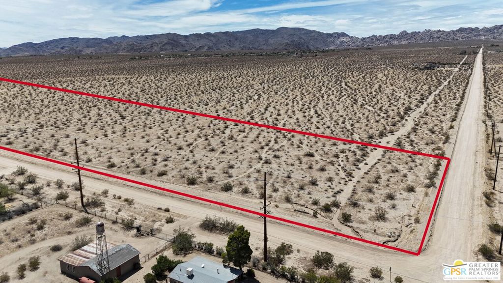 101 2 Mile Road Property Photo 1
