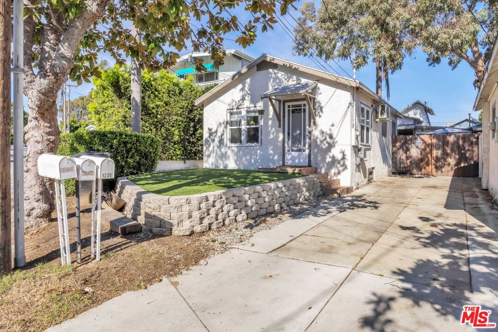 1224 Corona Street Property Photo 3