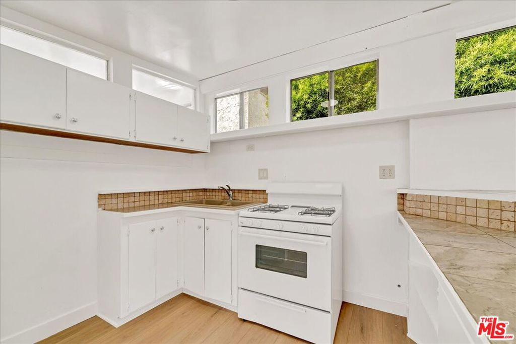 1224 Corona Street Property Photo 17