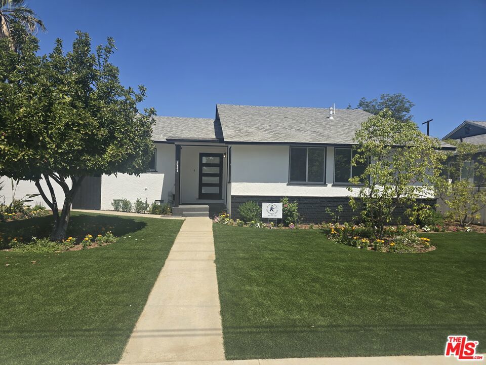 10342 Haskell Avenue Property Photo 1