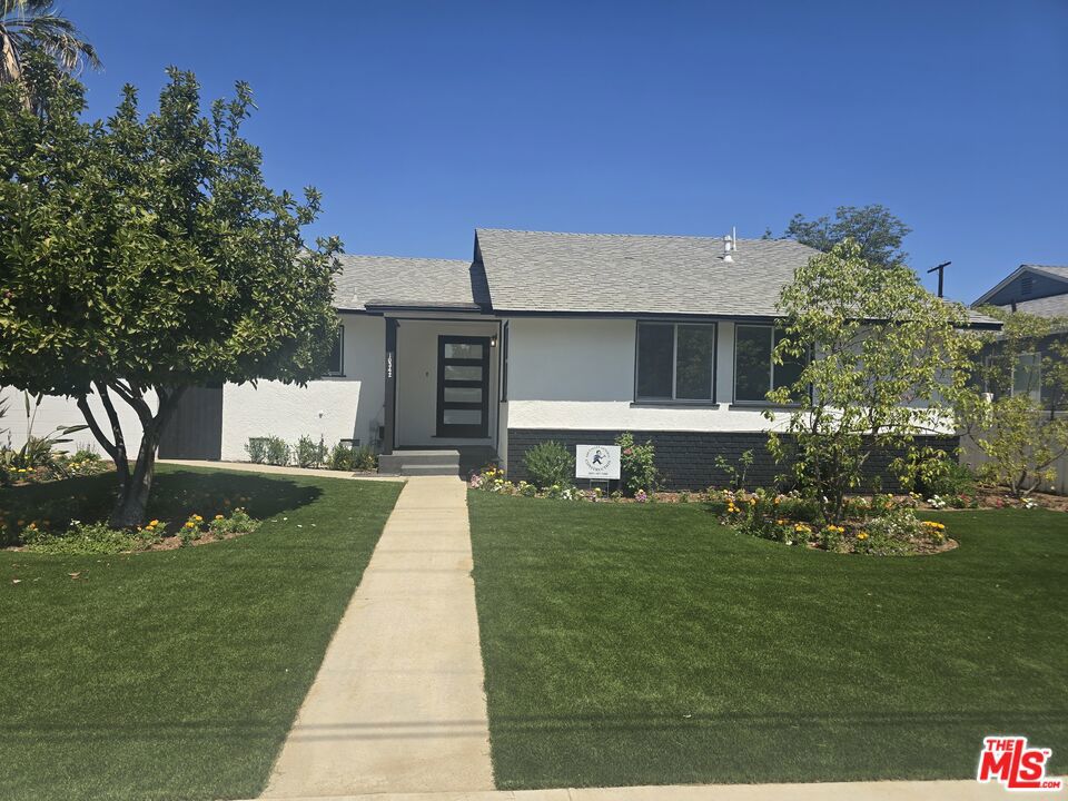10342 Haskell Avenue Property Photo 19