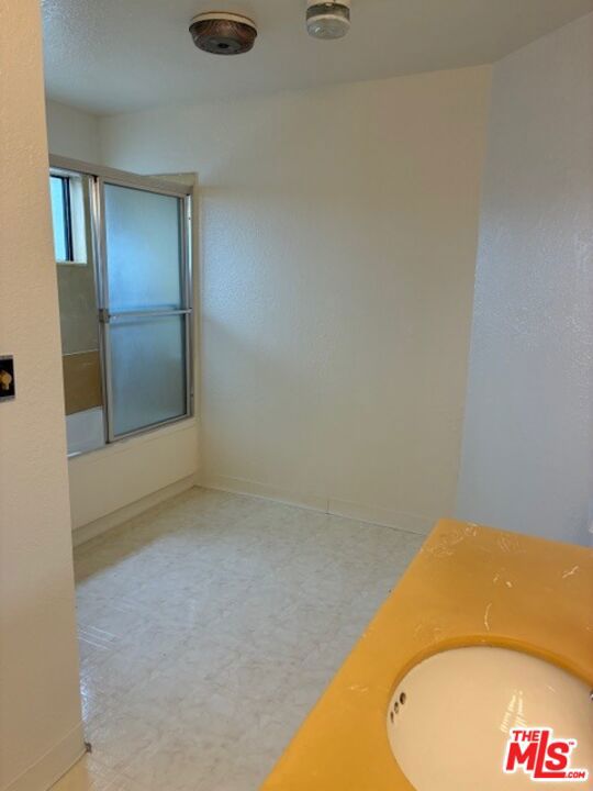 1041 2nd Street 5 Property Photo 4