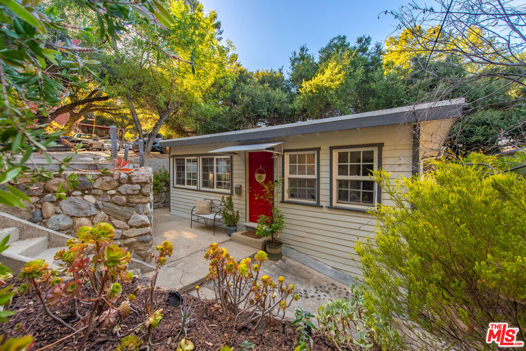 21849 Canon Drive Property Photo 2