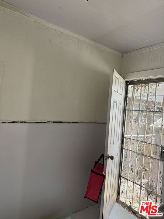 1537 Blake Avenue Property Photo 9