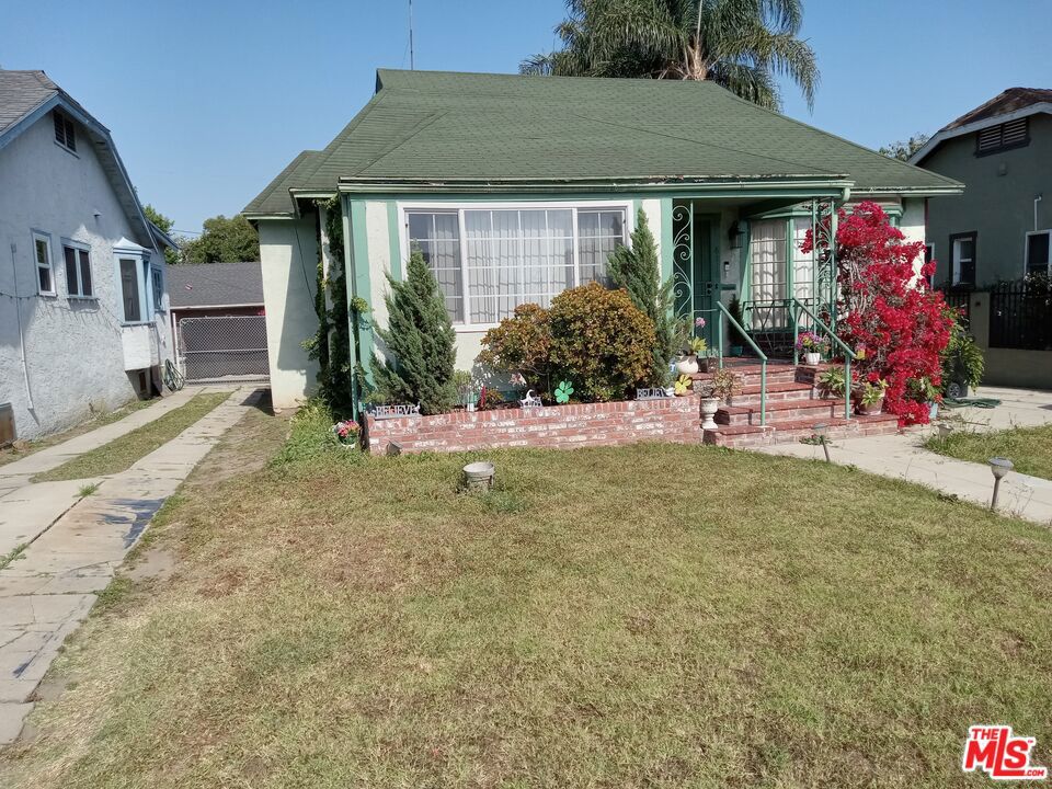 6118 Keniston Avenue Property Photo 1