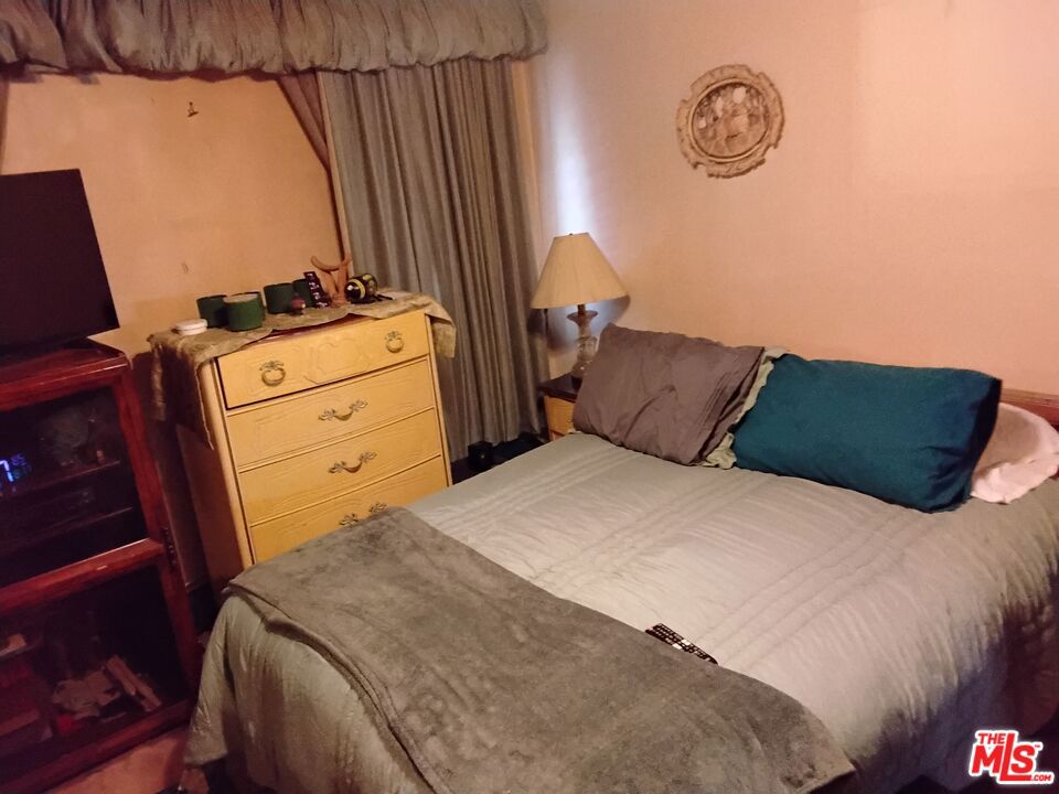 6118 Keniston Avenue Property Photo 14