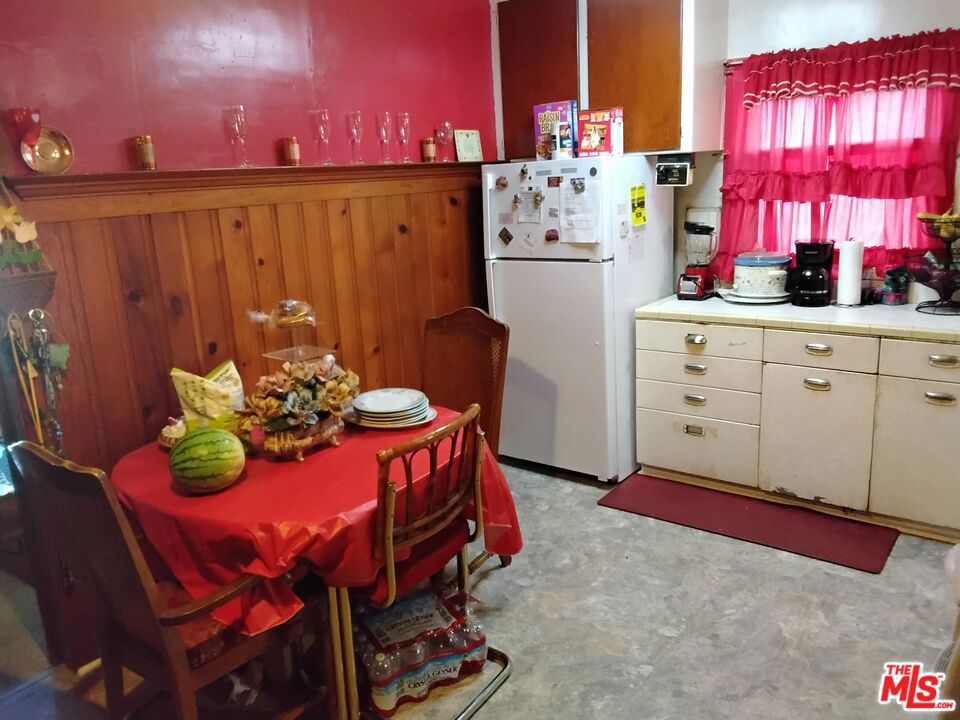 6118 Keniston Avenue Property Photo 17