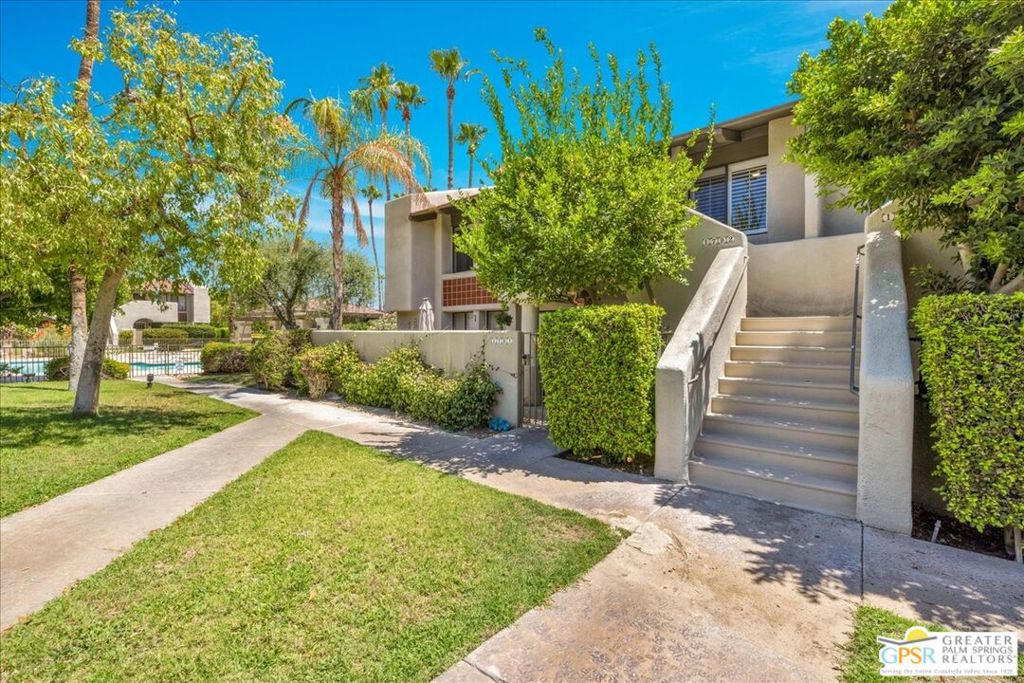 1150 E Amado Road 17b2 Property Photo 3