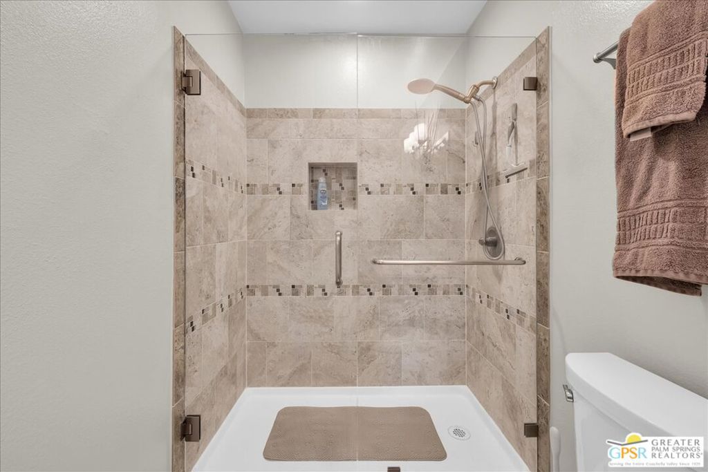 1150 E Amado Road 17b2 Property Photo 27