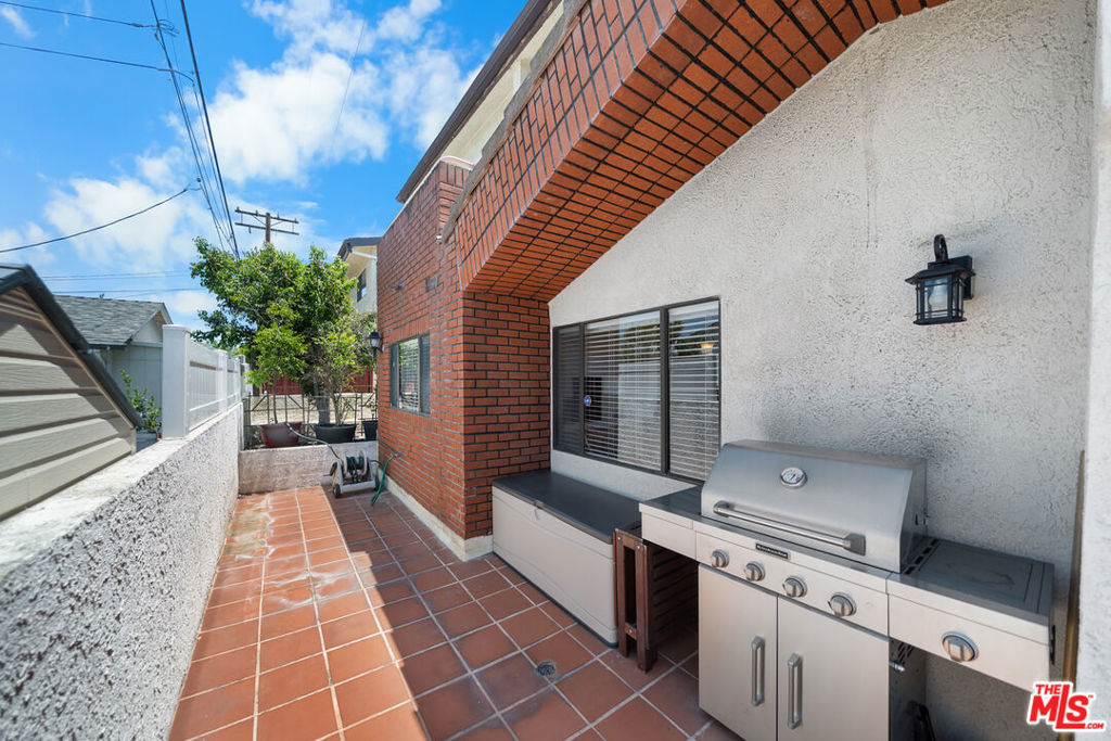 527 W Harvard Street 4 Property Photo 22