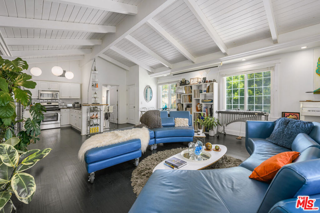 2225 N Cahuenga Boulevard Property Photo 1