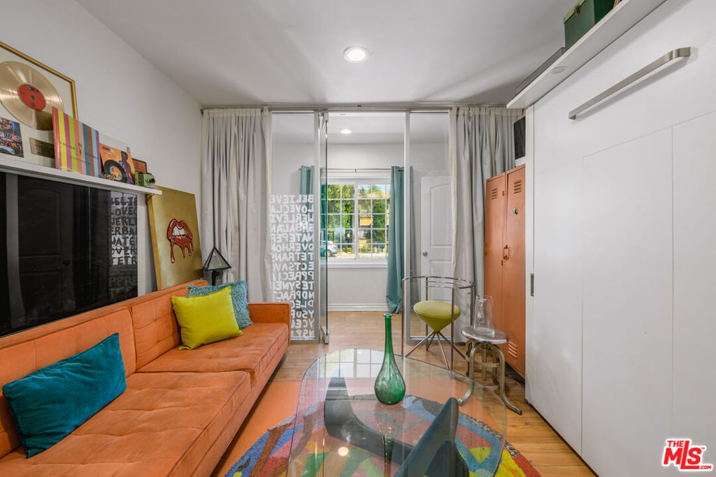 2225 N Cahuenga Boulevard Property Photo 18