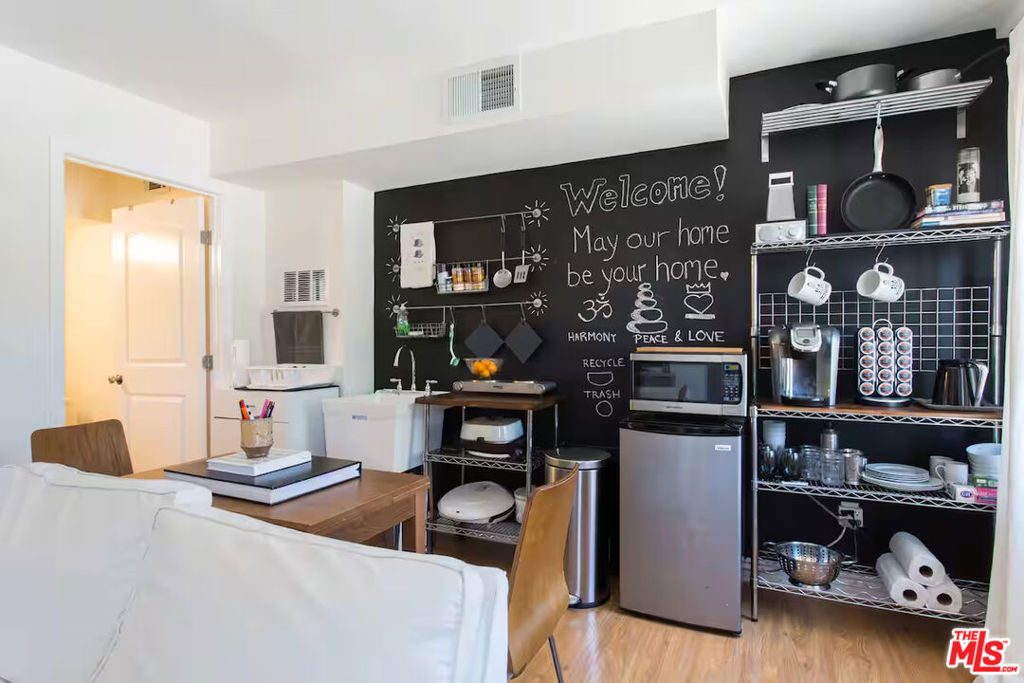 2225 N Cahuenga Boulevard Property Photo 20