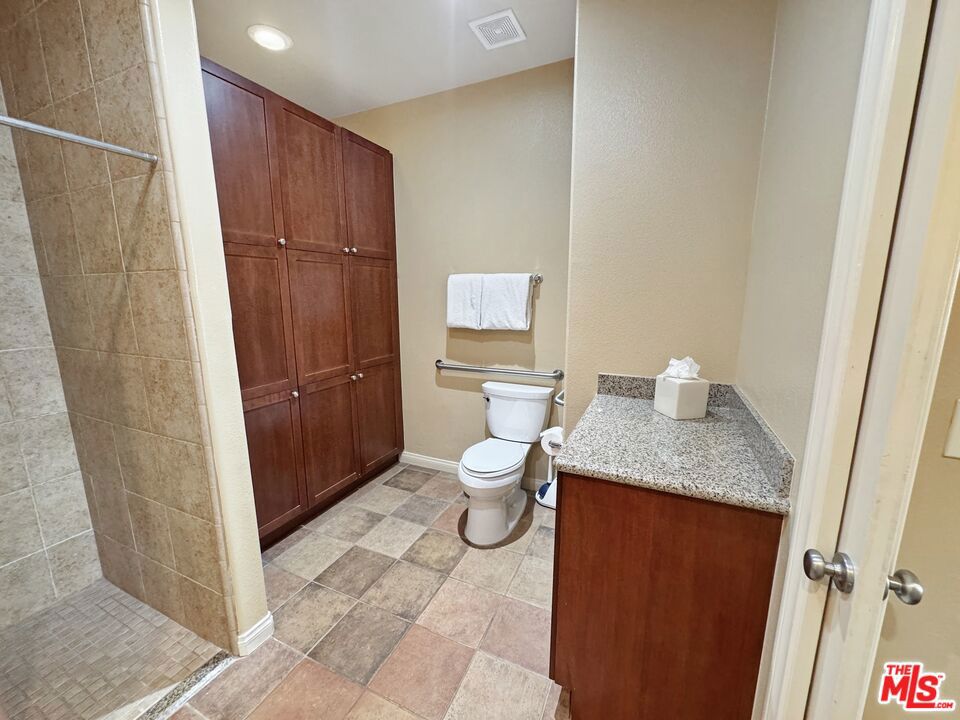 48672 Legacy Drive Property Photo 17