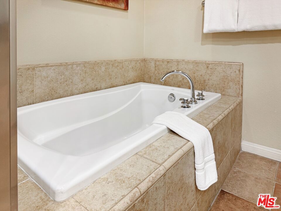 48672 Legacy Drive Property Photo 24