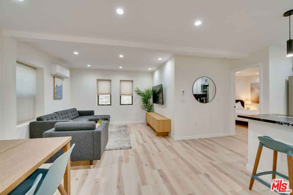 918 N San Vicente Boulevard C Property Photo 1