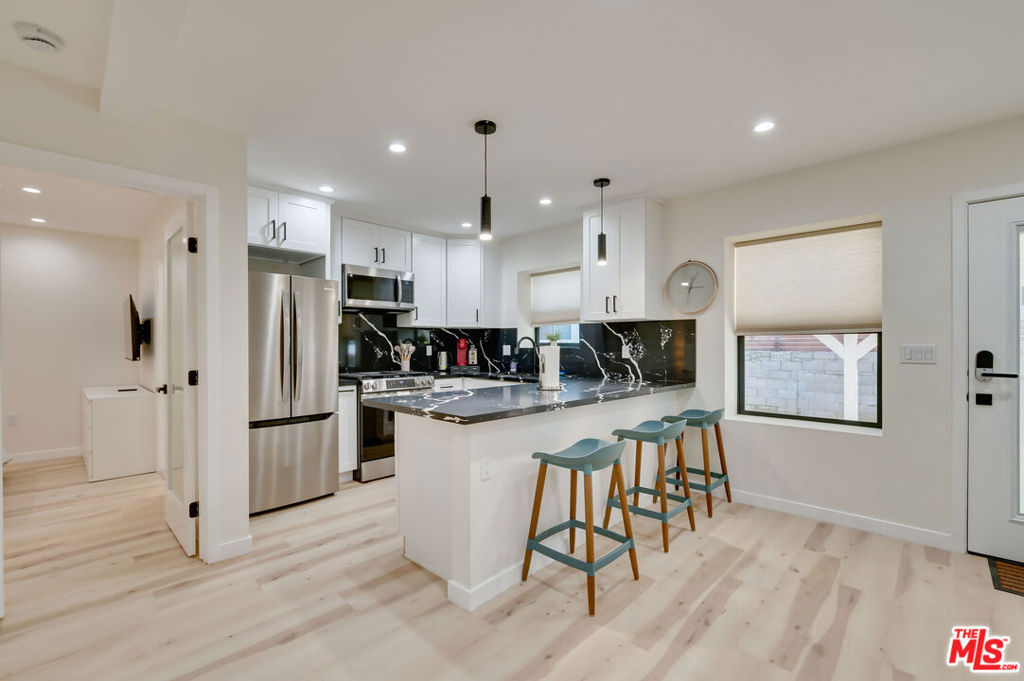 918 N San Vicente Boulevard C Property Photo 2