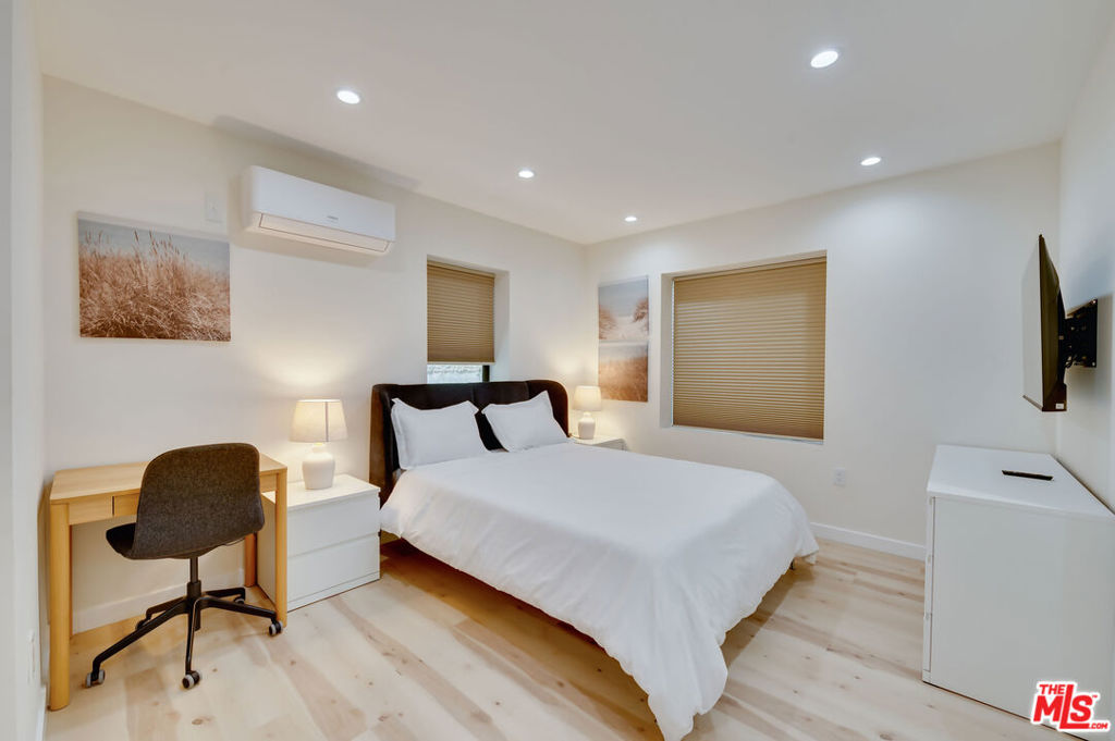 918 N San Vicente Boulevard C Property Photo 3