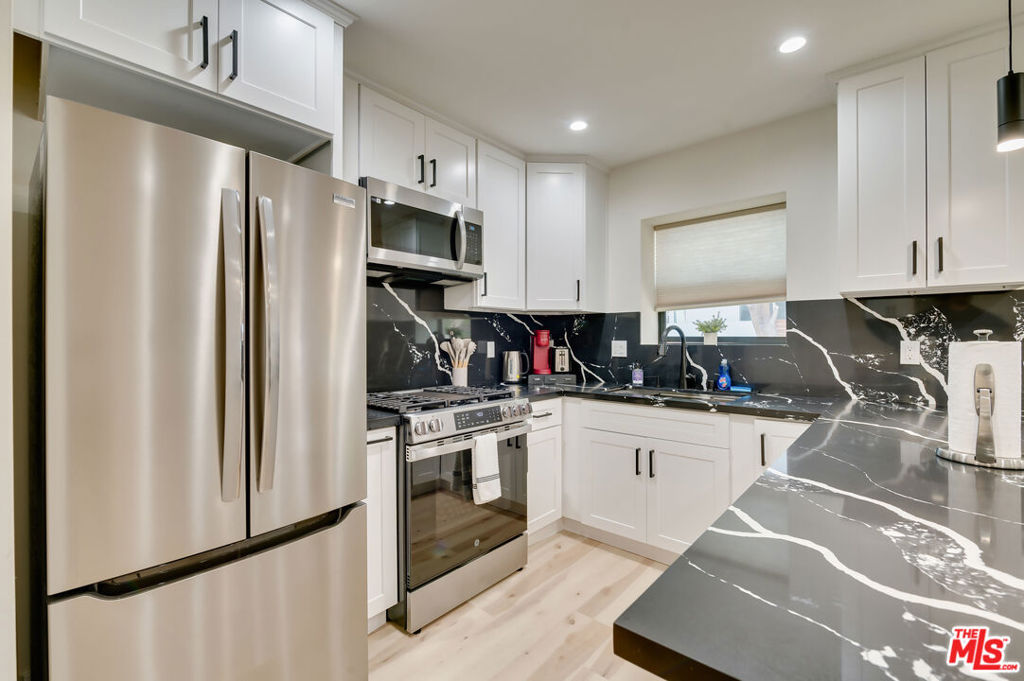 918 N San Vicente Boulevard C Property Photo 6
