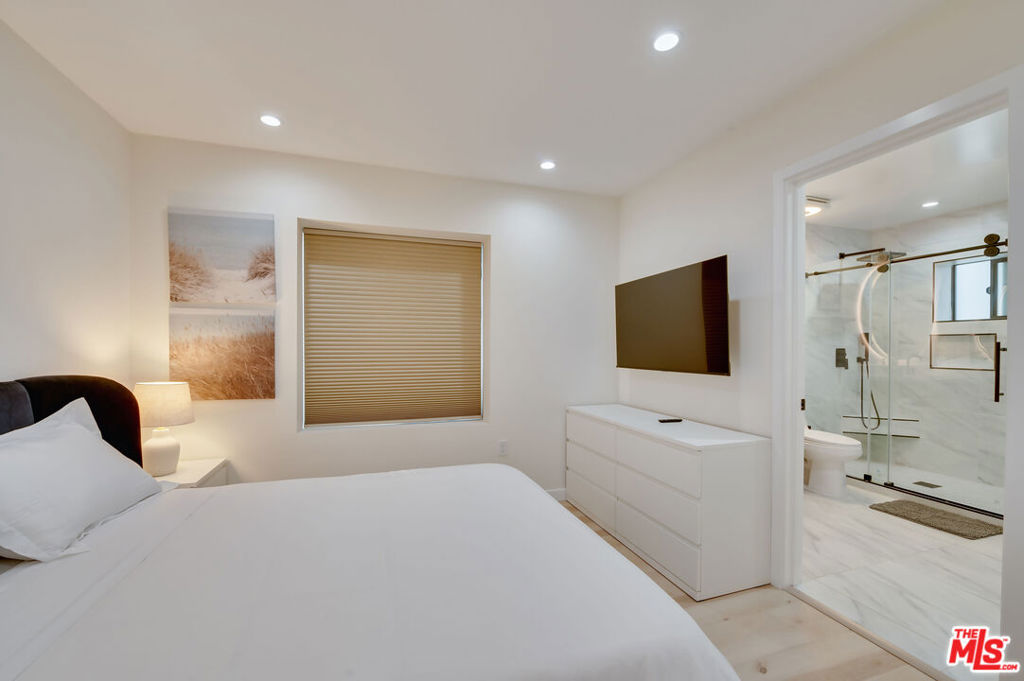 918 N San Vicente Boulevard C Property Photo 7