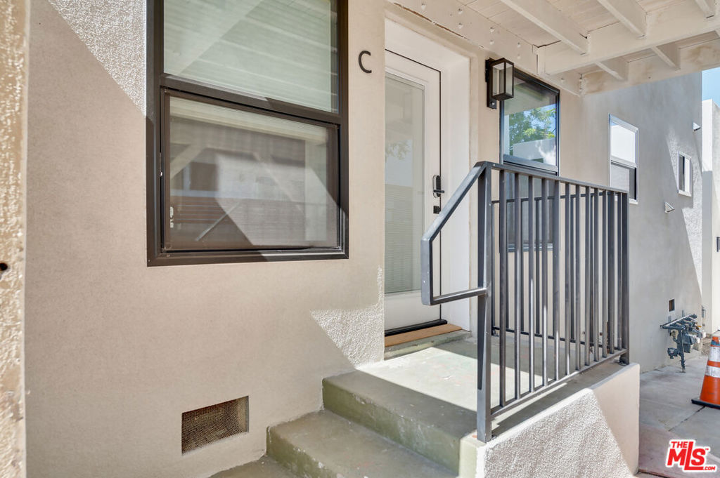 918 N San Vicente Boulevard C Property Photo 9