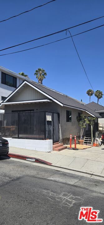 918 N San Vicente Boulevard C Property Photo 10
