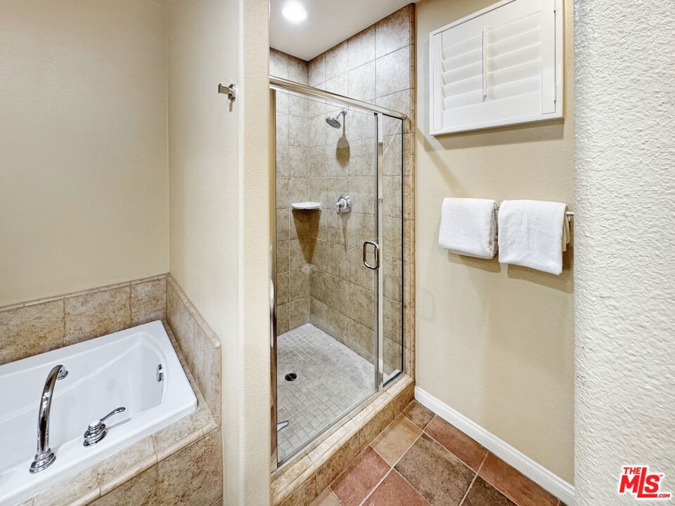 48696 Legacy Drive Property Photo 20