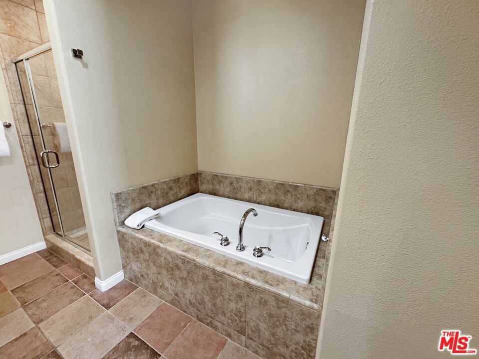 48696 Legacy Drive Property Photo 32