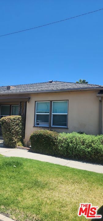 5358 S Harcourt Avenue Property Photo 1