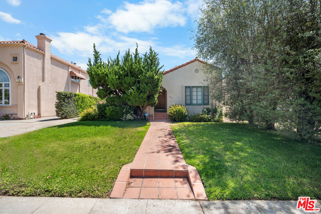 1922 S Euclid Avenue Property Photo 1
