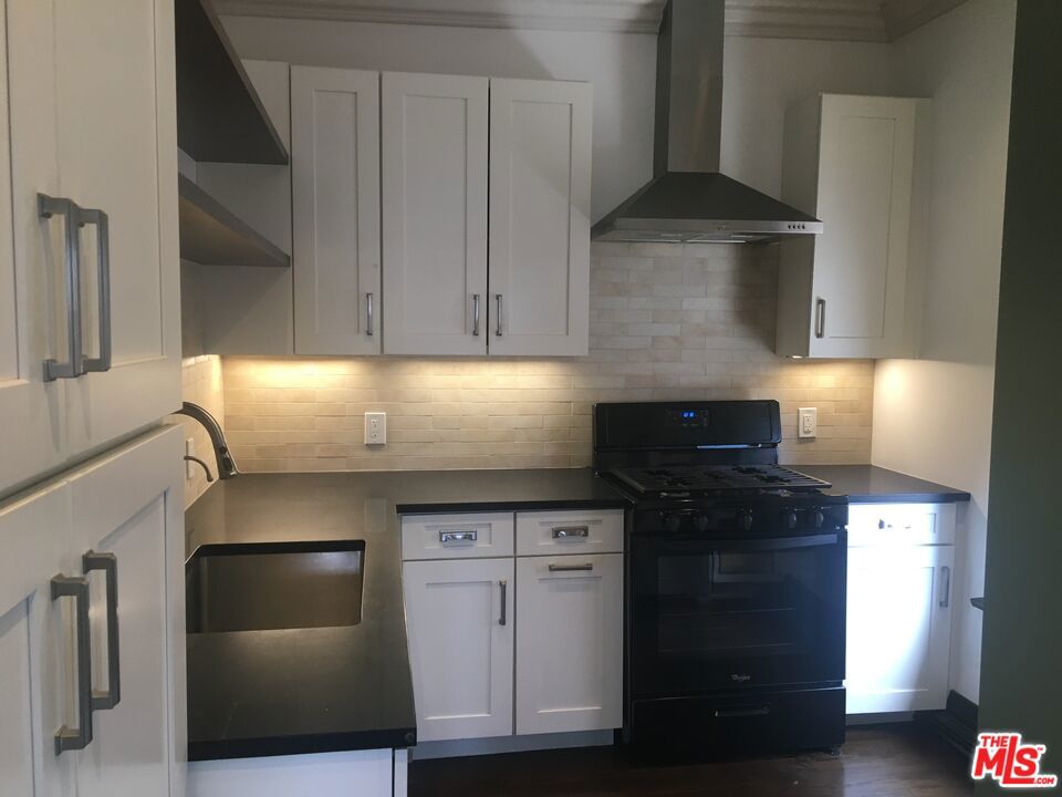 2121 James M Wood Boulevard 201 Property Photo 6