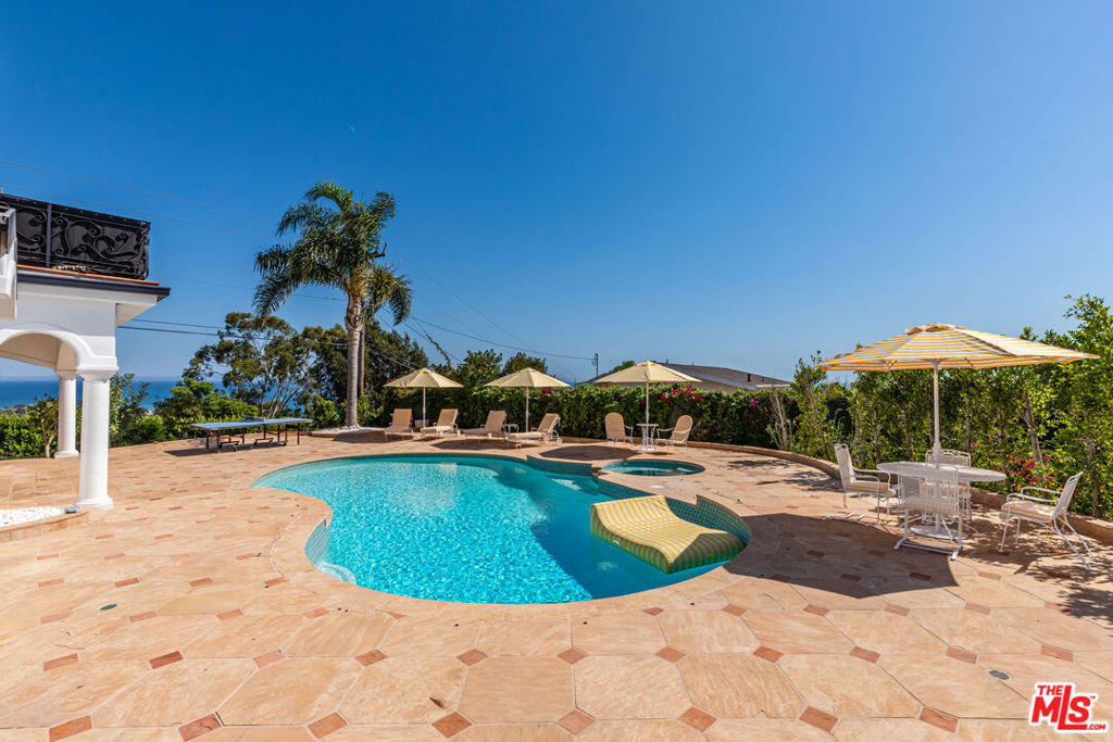 3453 Coast View Drive Property Photo 8