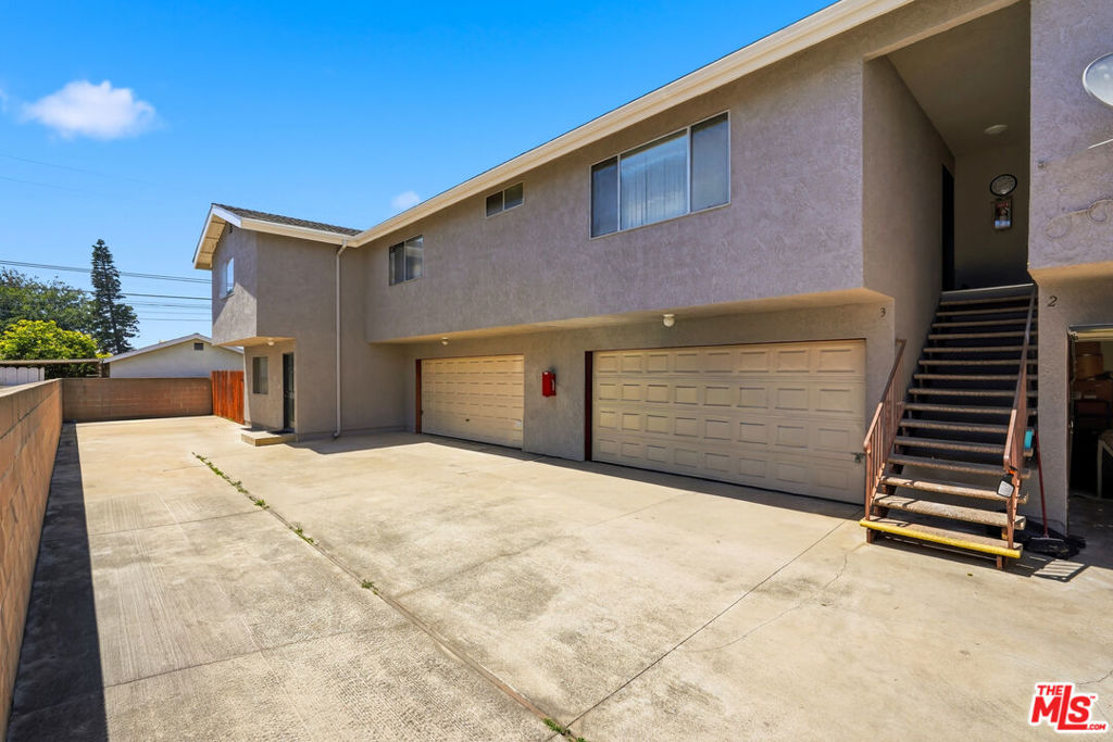 15411 S Berendo Avenue Property Photo 4