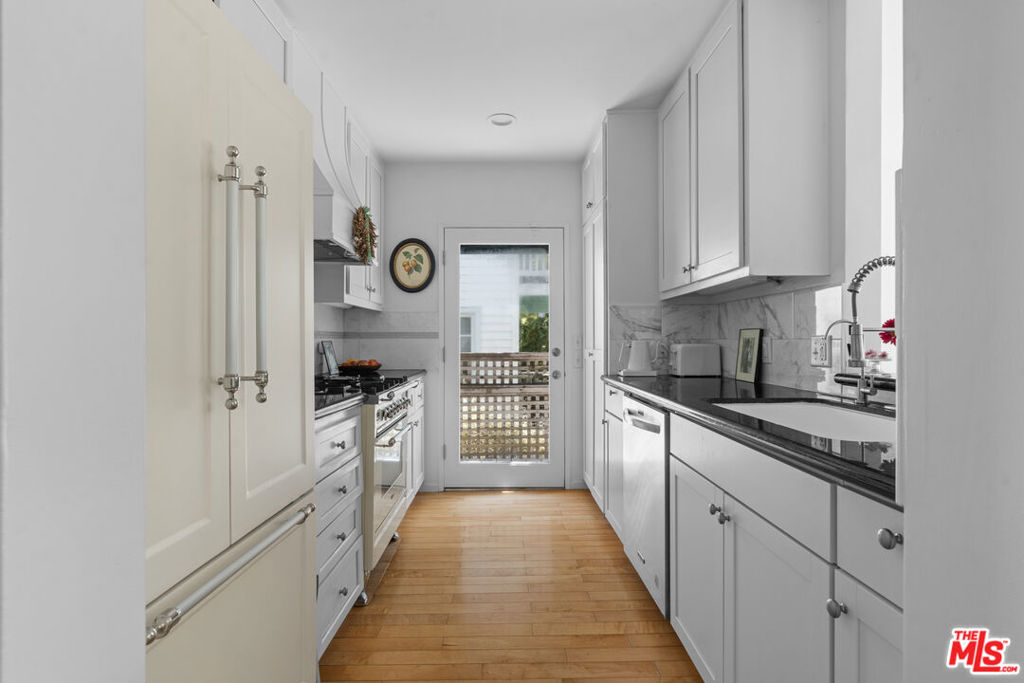 411 Linnie Canal Property Photo 16