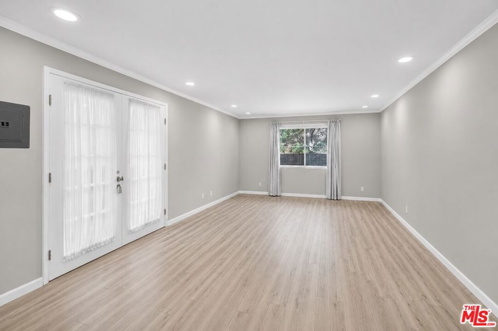 2700 Cahuenga Boulevard 4220 Property Photo 6