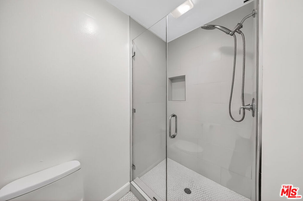 2700 Cahuenga Boulevard 4220 Property Photo 12