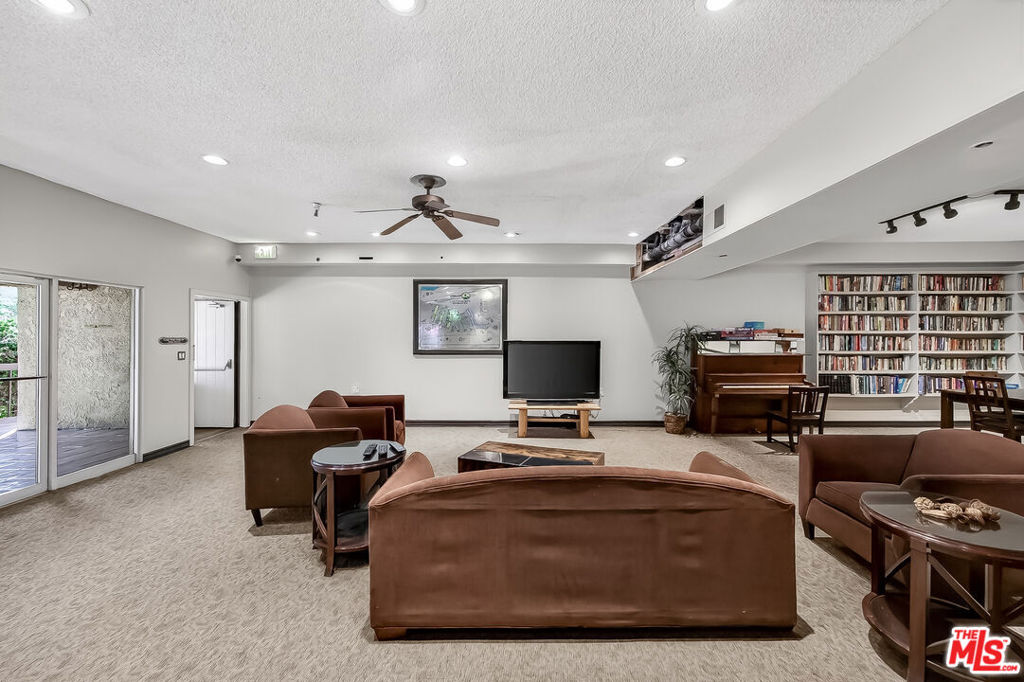 2700 Cahuenga Boulevard 4220 Property Photo 19