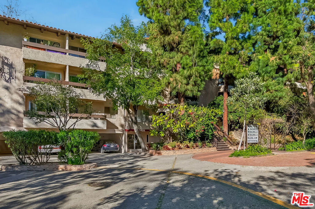 2700 Cahuenga Boulevard 4220 Property Photo 24