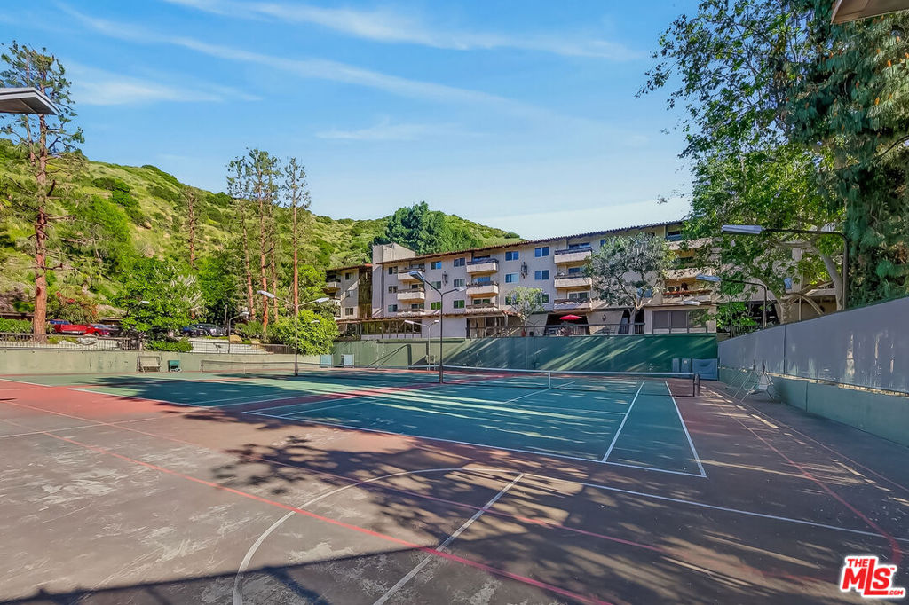 2700 Cahuenga Boulevard 4220 Property Photo 30