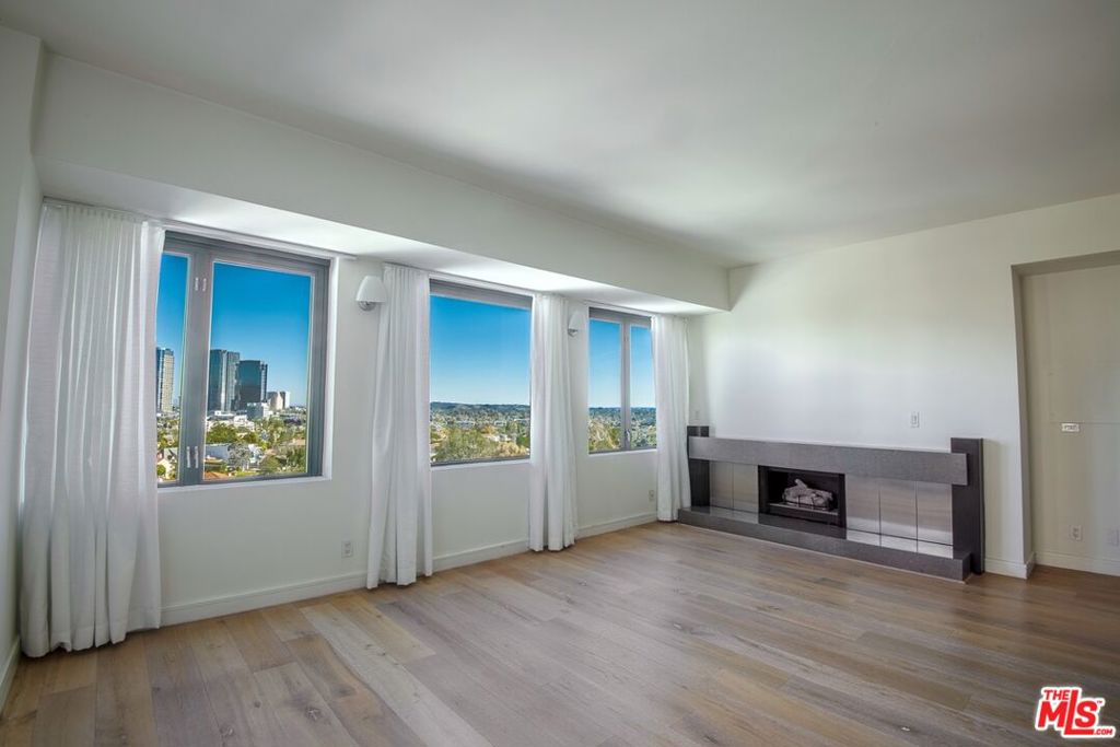 10520 Wilshire Boulevard 1004 Property Photo 2